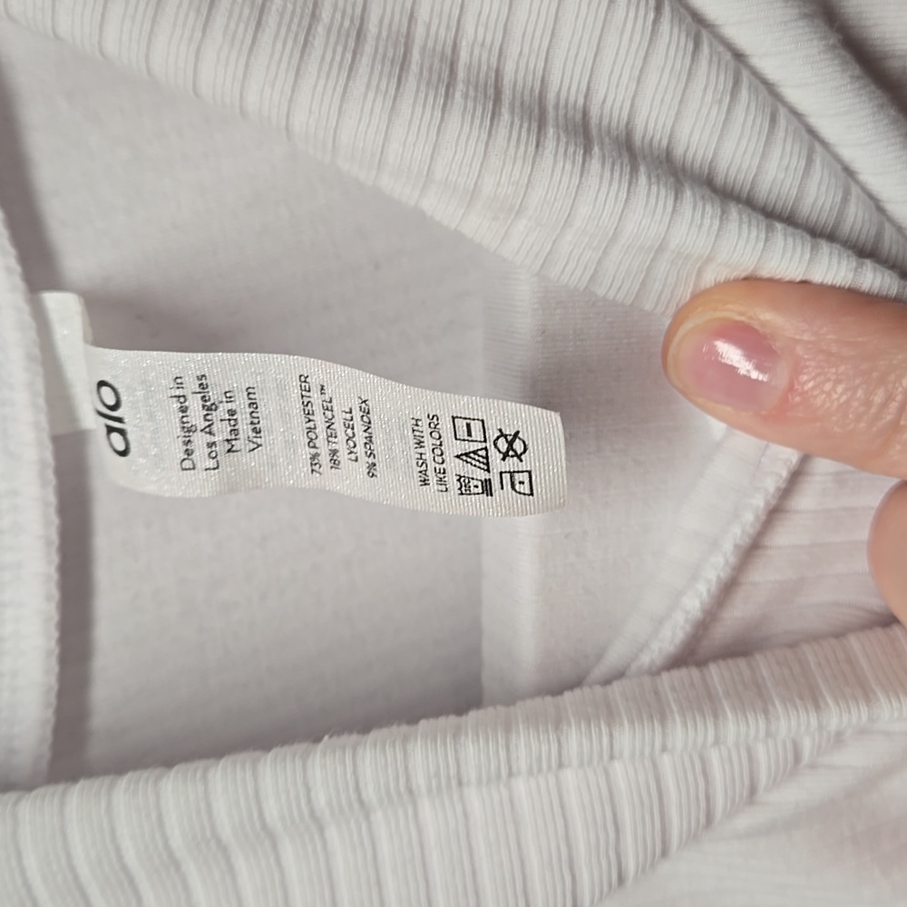 ALO Yoga White Long Sleeve Turtleneck - Picture 2 of 4